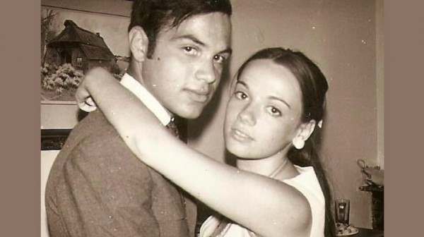 ΡΕΤΡΟ: Γνωστή δημοσιογράφος σε εφηβικό πάρτι στη Χαλκίδα