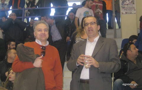 Μόνιμοι θαμώνες στο κλειστό της Κανήθου