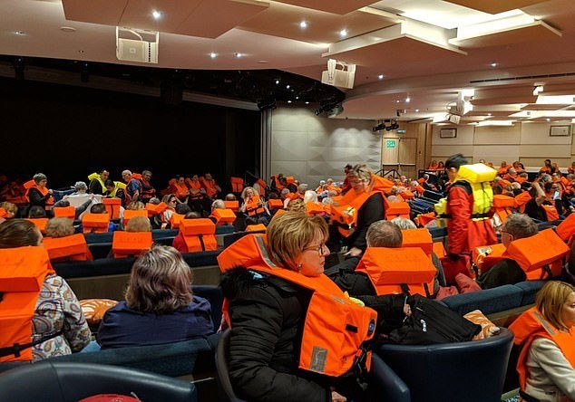 Δραματική εκκένωση του κρουαζιερόπλοιου Viking Sky