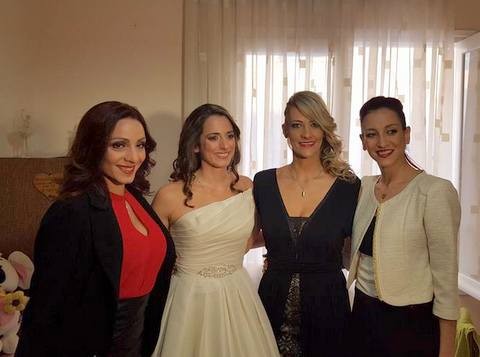 Σε γάμο στην Κέρκυρα η Ειρήνη Αϊνδιλή