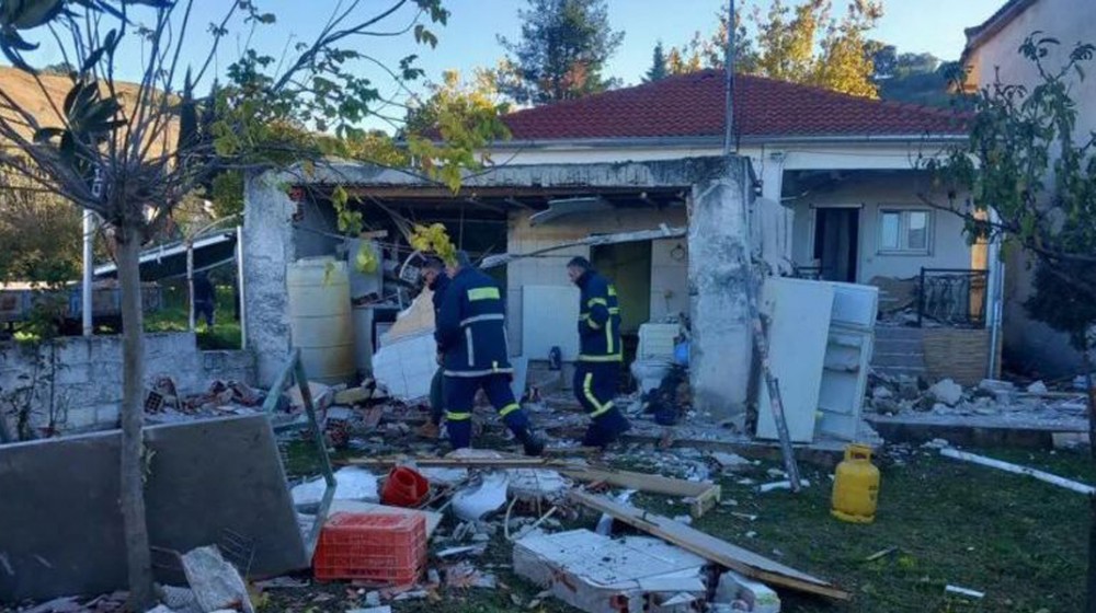 Ανατινάχτηκε το σπίτι ηλικιωμένου από διαρροή υγραερίου (φωτό) – Σοβαρά τραυματισμένος μεταφέρθηκε στο Νοσοκομείο