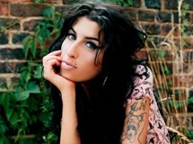 Δεν θα τραγουδήσει στην Aθήνα η Amy Winehouse