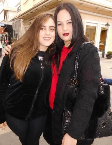 Μέσα στη μόδα η Δήμητρα και η Ειρήνη