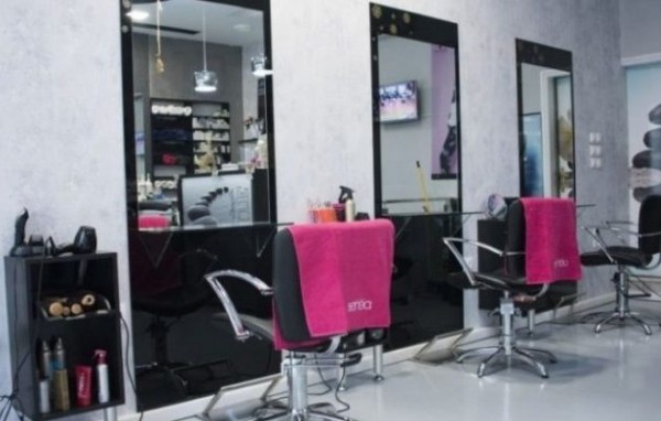 ΚΟΜΜΩΤΗΡΙΑ: Αυτό είναι το νέο ωράριο- Μόνο με ραντεβού το κούρεμα