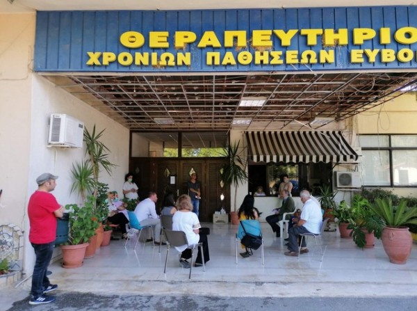 ΑΥΛΙΔΑ: Ο Γιώργος Μαρίνος στο Θεραπευτήριο Χρονίων Παθήσεων Εύβοιας
