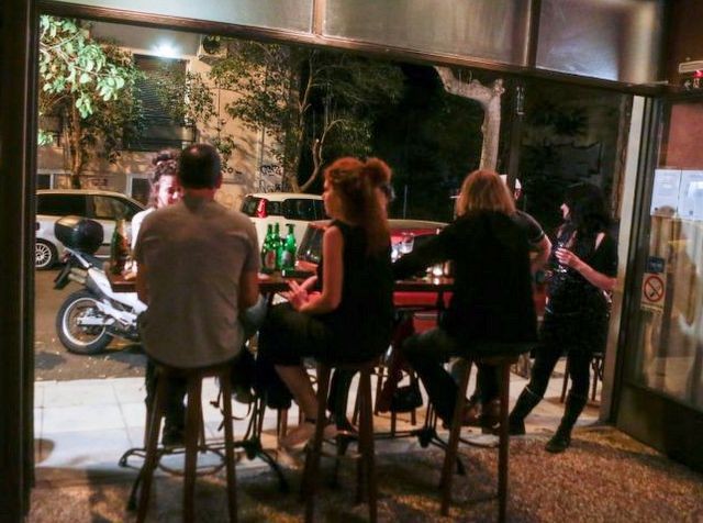 ΣΤΕΡΕΑ ΕΛΛΑΔΑ: Σύλληψη ιδιοκτήτη, πρόστιμο 2000 ευρώ και 7ήμερη αναστολή λειτουργίας καφέ-μπαρ