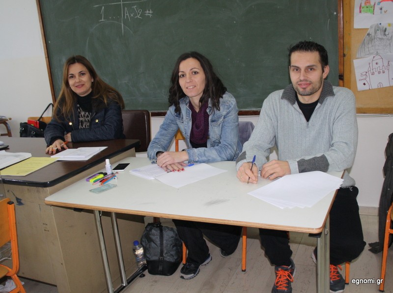 Χαλαρή η κίνηση πρωί-πρωί στα εκλογικά κέντρα