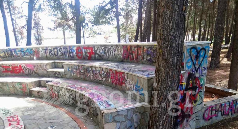 ΑΛΣΥΛΛΙΟ ΦΑΡΟΥ ΧΑΛΚΙΔΑΣ: Εικόνες θλίψης και εγκατάλειψης (ΦΩΤΟ-VIDEO)