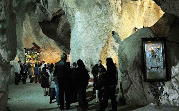 Νεαρή μητέρα σκοτώθηκε μέσα σε εκκλησία