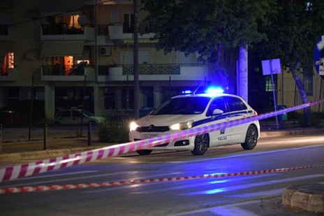 Αρση των μέτρων μεν, επιστροφή σπίτι στις 12 το βράδυ δε....