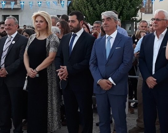 Με κοστούμια όλοι οι επίσημοι στην γιορτή της Αγίας Παρασκευής