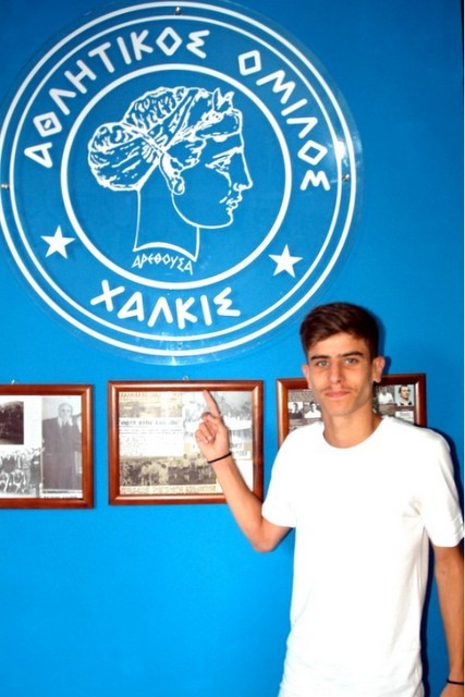 ΑΟΧίτης ο Βαγγέλης Παπαδάκης που φόρεσε πρώτα τη φανέλα του Παναθηναϊκού