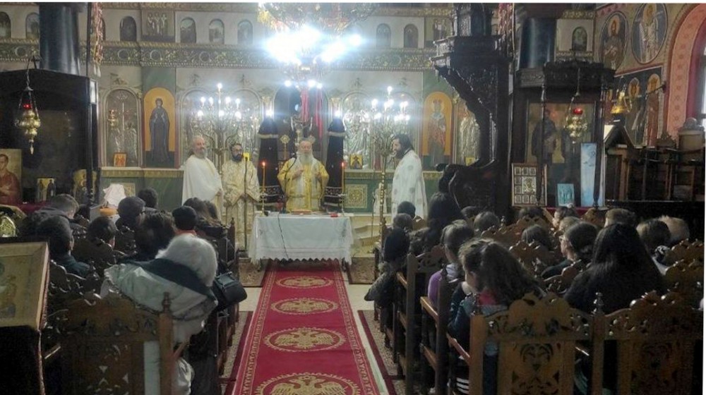 ΔΗΜΟΣ ΔΙΡΦΥΩΝ - ΜΕΣΣΑΠΙΩΝ: Ο Μητροπολίτης στο Δημοτικό Σχολείο και Νηπιαγωγείο της Τριάδας