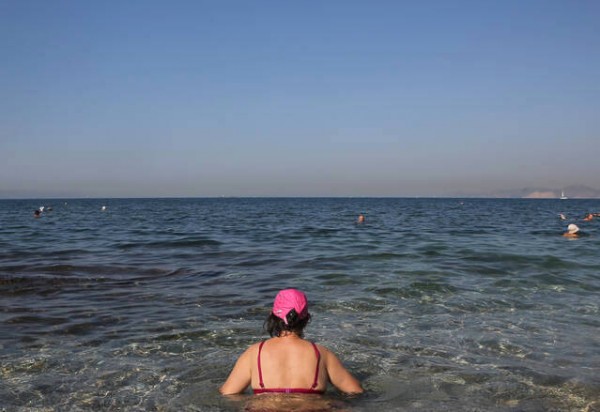 ΛΙΜΕΝΙΚΗ ΑΣΤΥΝΟΜΙΑ: Απαγορεύονται το μπάνιο στη θάλασσα και το ψάρεμα από ξηράς