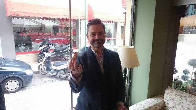 Έκοψε βασιλόπιτα και κέρδισε το φλουρί