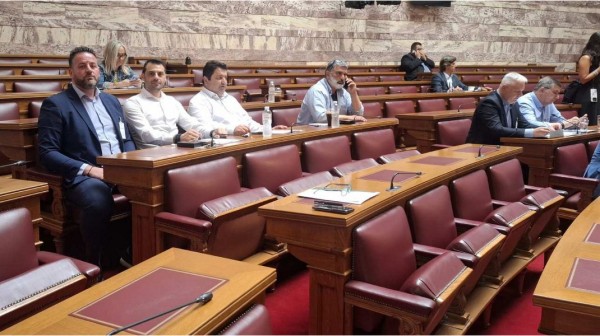 Δυνατές παρεμβάσεις δύο δημάρχων της Εύβοιας στη Βουλή για το νομοσχέδιο των ΔΕΥΑ