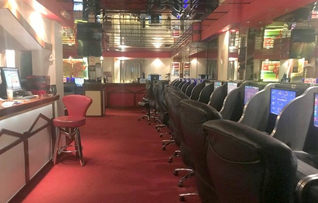 Οργανωμένο καζίνο σε μπαράκι της Αθήνας (φωτό)