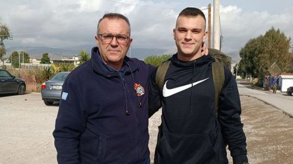 Περήφανος πατέρας ο πυροσβέστης Σπύρος Ραπτάκης