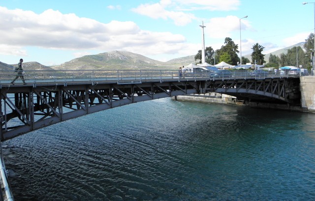 ΧΑΛΚΙΔΑ: Έπιασαν νεαρό στην παλιά γέφυρα με μικροποσότητα χασίς