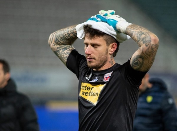 Βαρύτατες κατηγορίες σε βαθμό κακουργήματος για τον τερματοφύλακα του Βόλου - Τον έδιωξε η ομάδα