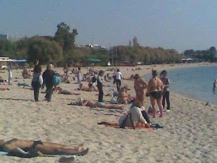 Έπαιζαν ρακέτες και ...σφάχτηκαν!