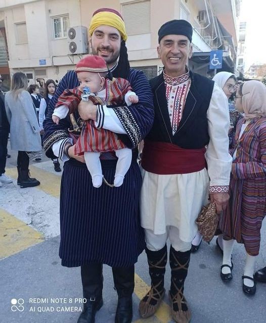 ΧΑΛΚΙΔΑ: Τρεις γενιές ελληνισμού σε μία φωτογραφία