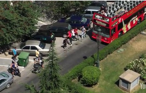 Ξενάγηση με ...βρωμόξυλο στη Θεσσαλονίκη (VIDEO)