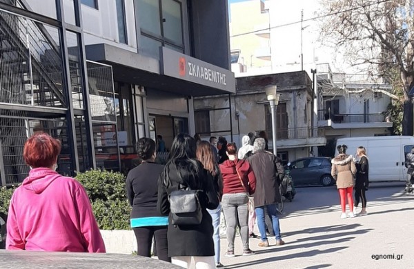 Μεγάλες ουρές στα super market της Χαλκίδας