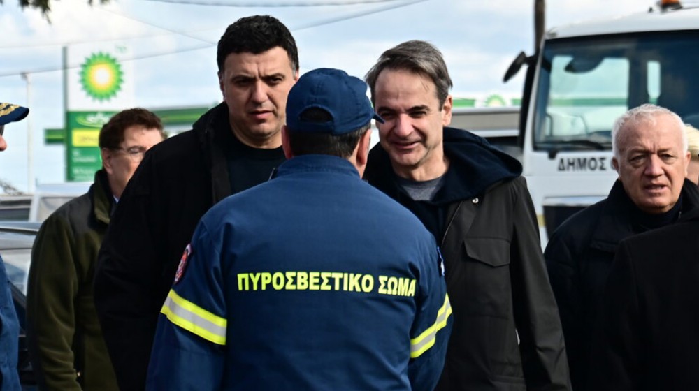 Ο Κυριάκος Μητσοτάκης βρίσκεται στη Σαντορίνη για να ενημερωθεί για την κατάσταση στο νησί