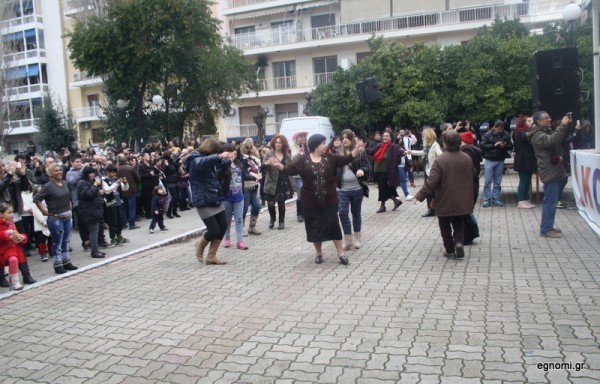 Γωγώ Τσαμπά στη Χαλκίδα: Τα Καγκέλια ξεσήκωσαν τον κόσμο