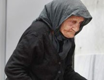 Μια γριούλα στο σούπερ μάρκετ