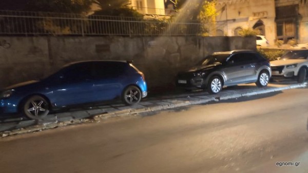 ΧΑΛΚΙΔΑ: Οδηγοί ...καβαλάνε τα πεζοδρόμια, αδιαφορώντας για τους πεζούς
