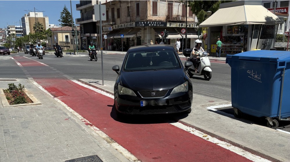 Άλλο ένα παρκάρισμα για ...Όσκαρ στη Χαλκίδα