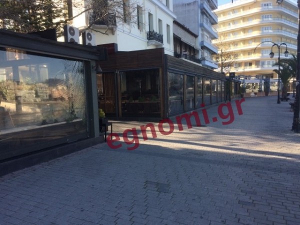 ΚΟΡΩΝΟΪΟΣ ΧΑΛΚΙΔΑ: «Νέκρα» στην παραλία με κλειστά μαγαζιά