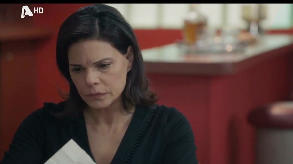 PORTO LEONE: Δείτε απόψε (ΤΡΙΤΗ 4 ΝΟΕΜΒΡΙΟΥ)