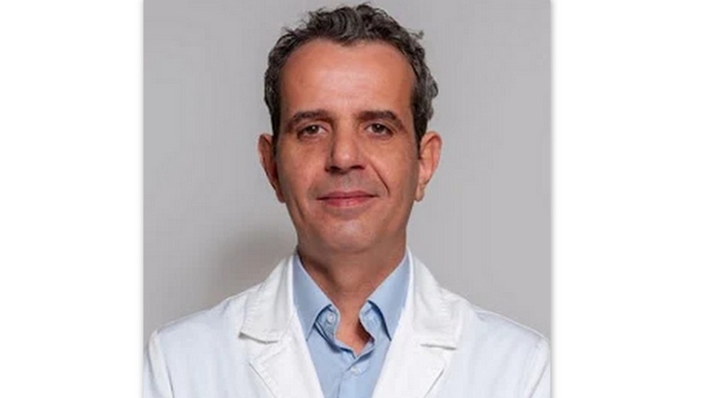 Ο νευροχειρουργός Βασίλης Οικονομίδης στο Διεθνές Forum Νευροχειρουργικής, Τεχνητής Νοημοσύνης και Ρομποτικής στην Αθήνα