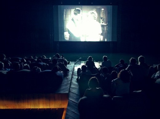 Το πρώτο πλωτό σινεμά στον κόσμο