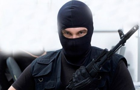 ΣΟΚ στο Βασιλικό: Ληστεία με καλάζνικοφ στο κέντρο της πόλης