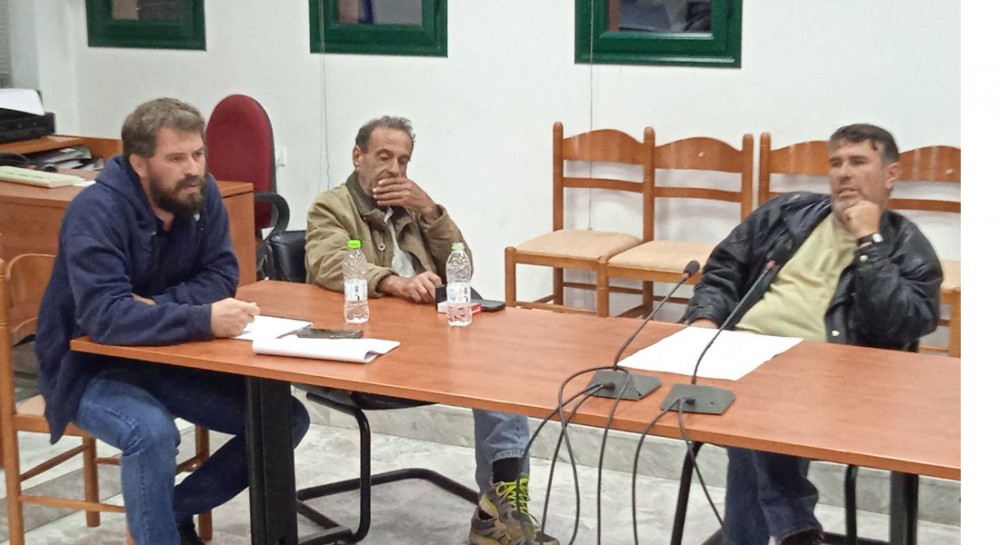 ΠΡΟΚΟΠΙ: Οι ρετσινάδες κόβουν την Εύβοια στα δύο το πρωί του Σαββάτου