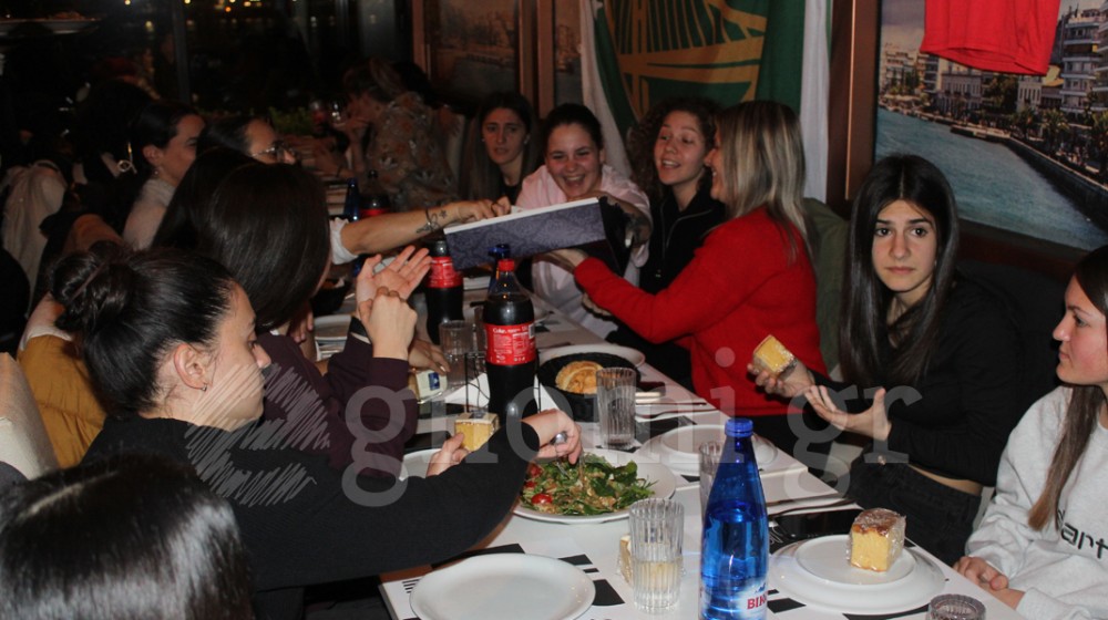 ΠΓΑΟ ΧΑΛΚΙΔΑΣ: Εκοψαν πίτα στην παραλία, κι εκεί θέλουν να φέρουν την επιτυχία!