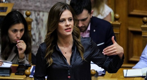 Ο τελευταίος να κλείσει την πόρτα - Αποχώρησε και η ομάδα της Αχτσιόγλου από τον ΣΥΡΙΖΑ