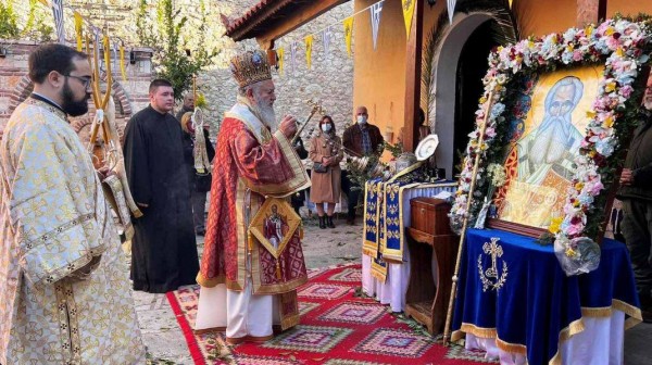 ΜΑΚΡΥΜΑΛΛΗ ΨΑΧΝΩΝ: Πανηγύρι στο μοναστήρι για τον Άγιο Παρθένιο με τρεις Μητροπολίτες