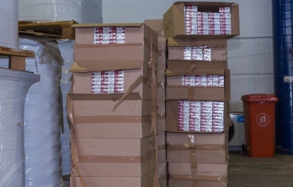 Εργοστάσια παραγωγής λαθραίων τσιγάρων είχε στήσει  απόστρατος υπαξιωματικός της Αστυνομίας