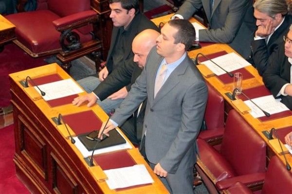 Άρση ασυλίας για 6 χρυσαυγίτες βουλευτές