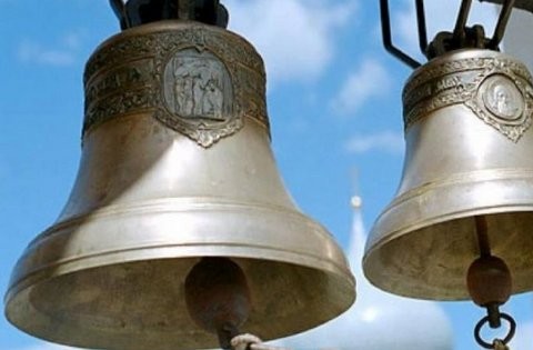 Άφησαν απειλητικό σημείωμα σε παπά επειδή χτυπάει δυνατά την καμπάνα