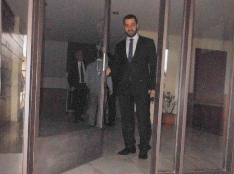 Ο Φάνης ντυμένος στην ... τρίχα