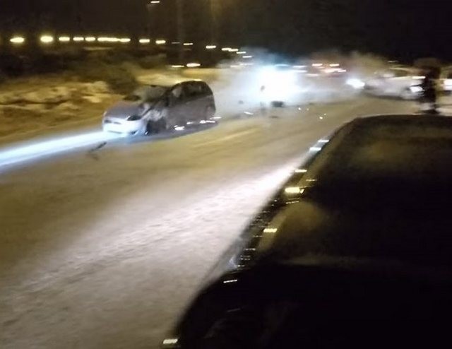 Σοκαριστικό βίντεο από τρακάρισμα - Από θαύμα δεν υπήρξαν θύματα