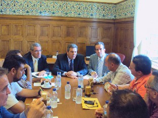 Ο Καμμένος δέχτηκε αμέσως τους εργαζόμενους της Εύβοιας