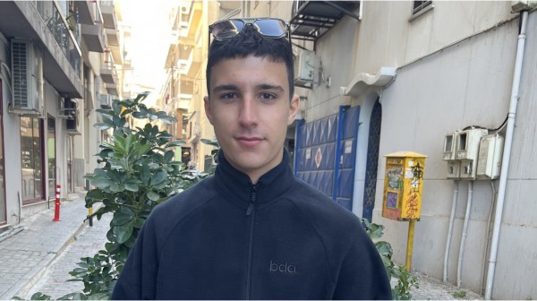 Πηγαινοέρχεται καθημερινά Θήβα - Χαλκίδα, αλλά δεν τον πειράζει