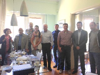 Ο Σταύρος Μπένος συνεχίζει τον αγώνα για το Θέατρο Ερέτριας